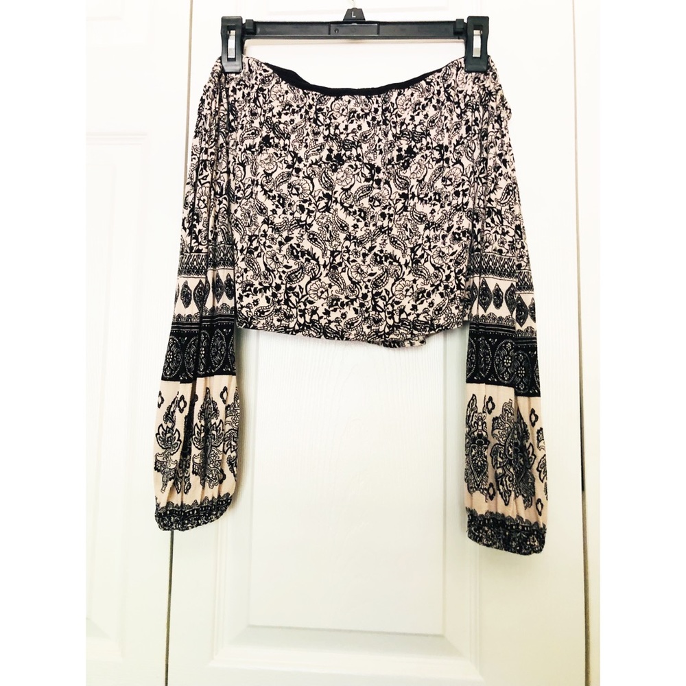 Solemio Boho Black and Beige Floral and Paisley Print LS Crop Top